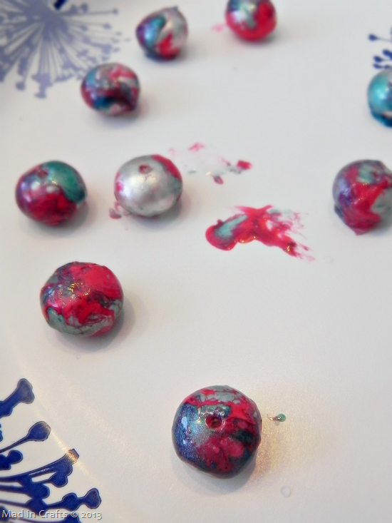 nail-polish-marbled-beads_thumb2