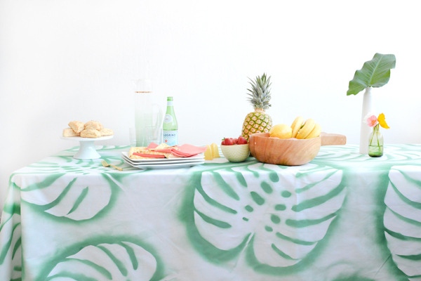 DIY_tropical_leaf_tablecloth_5