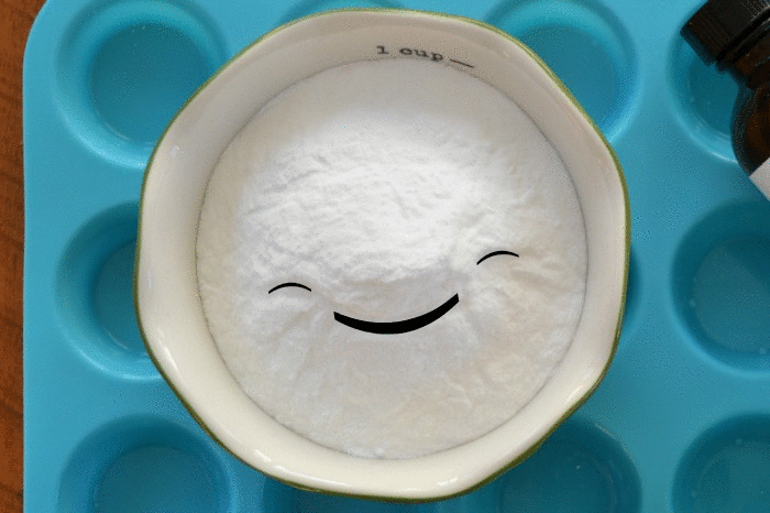 gif of a bowl of Baking Soda with a little smile