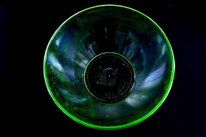 diy-blacklight-bowl