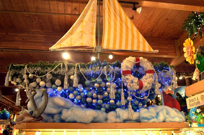 christmas-tree-boat