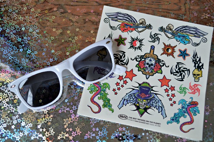 ROCK N ROLL SUNGLASSES WITH TEMPORARY TATTOOS