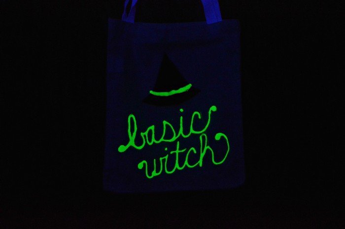 TRICK OR TREAT TOTE: GLOW IN THE DARK