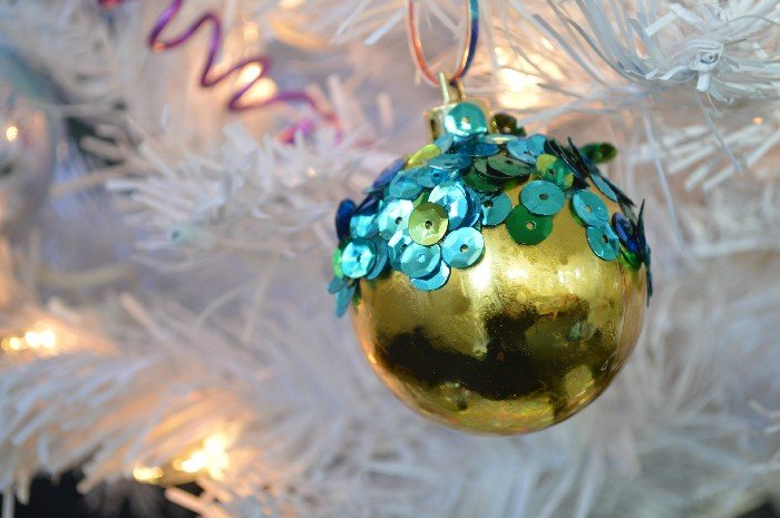 HOW TO MAKE SEQUINED DIPPED ORNAMENTS