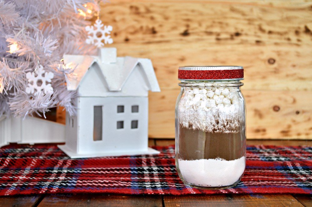 HOT CHOCOLATE MIX – MASON JAR GIFT IDEA