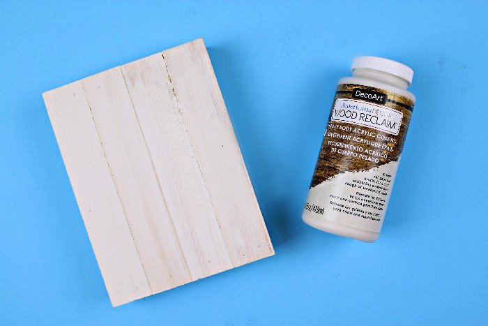 TIPS FOR STENCILING ON ROUGH WOOD