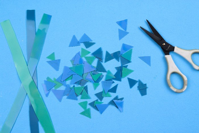 MAKE A MOSAIC ENTIRELY FROM RESIN