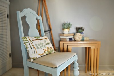 SIMPLE CHAIR MAKEOVER WITH CHALKY PAINT