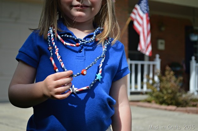 FOURTH OF JULY PAPER STRAW NECKLACES