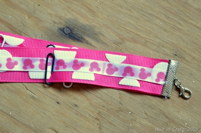 NO-SEW DISNEY LANYARDS - Mad in Crafts