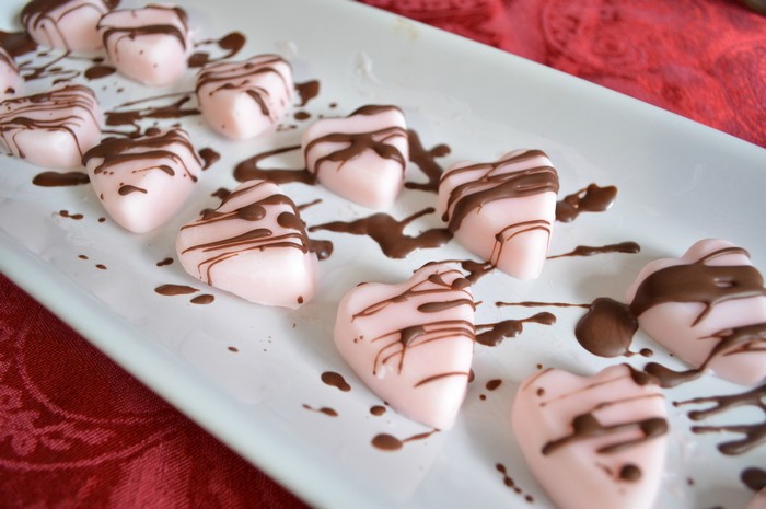 CHOCOLATE COVERED STRAWBERRY FRO-YO HEARTS