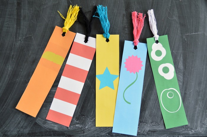 MINIMALIST DR. SEUSS BOOKMARK PRINTABLES