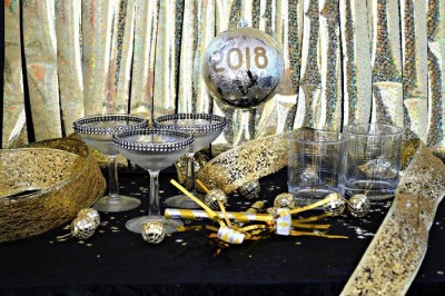 DOLLAR STORE NEW YEAR’S EVE DECORATIONS