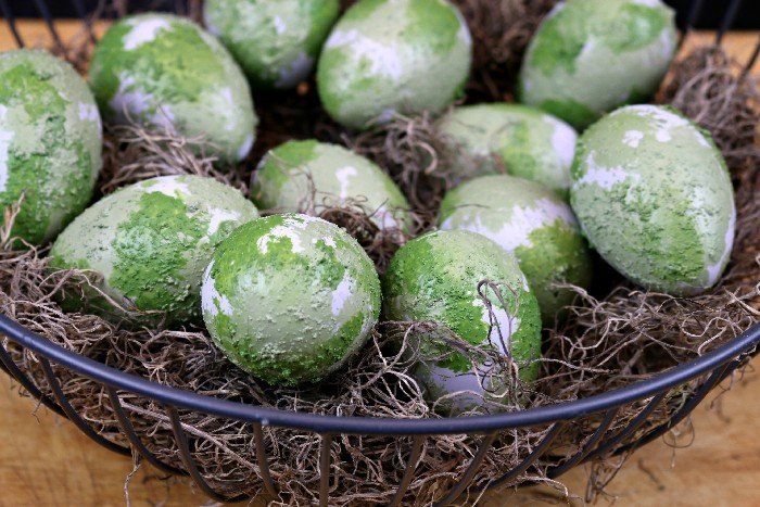 DIY FAUX MOSS EASTER EGGS