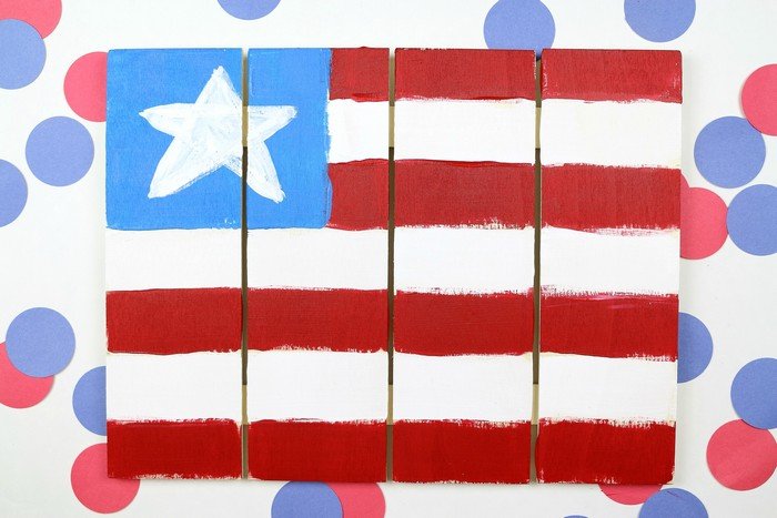 PAINTERLY AMERICAN FLAG SIGN