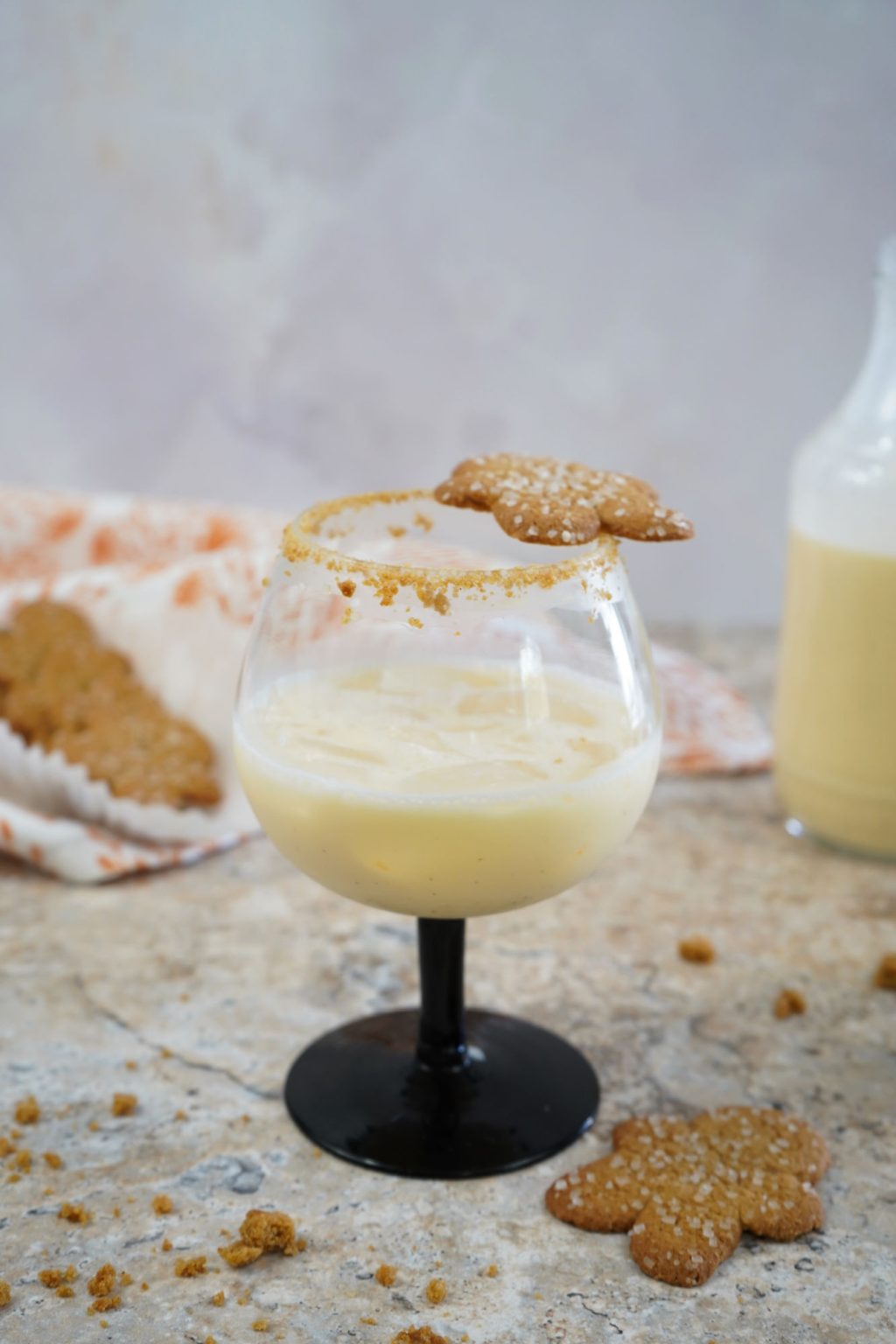 SPICED RUM GINGERBREAD COCKTAIL Christmas Mad in Crafts